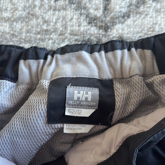 Helly Hansen ski/ snowboard pants. - Picture 4 of 7